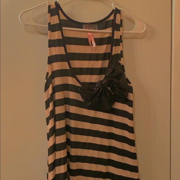 Black and White Stripe Tank Top With Bow - Picture 1 of 2